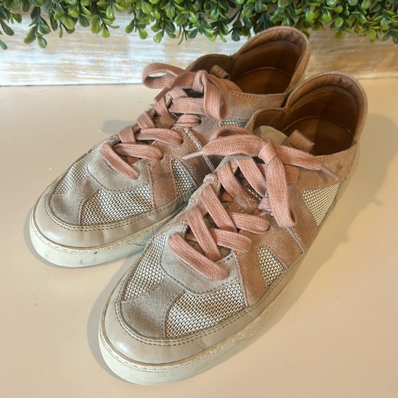 Frye Shoes - Slightly worn cream and blush pink Frye sneakers.